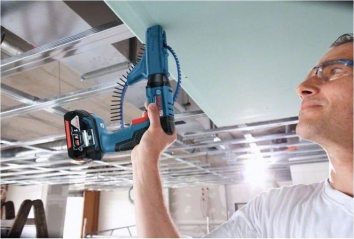 Аккумуляторная дрель-шуруповерт BOSCH GSR 18 V-EC TE с насадкой MAG 55 [06019C8006] 2х4,0 Ач