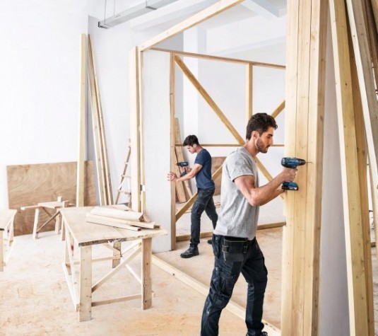 Аккумуляторный шуруповерт BOSCH GSB 180-LI ударная [06019F8320] 2х1,5 Ач