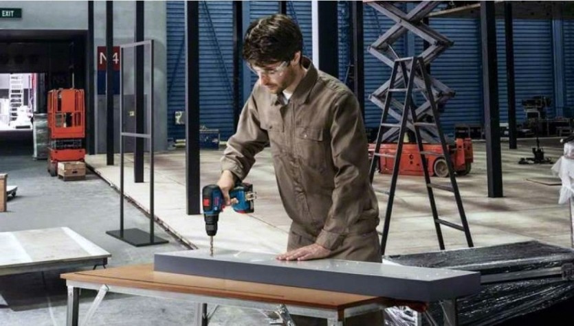 Дрель-шуруповерт аккумуляторная BOSCH GSR 18 V-50 без АКБ и ЗУ [06019H5006]