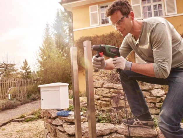 Дрель ударная сетевая BOSCH UniversalImpact 700 [0603131020] Кейс