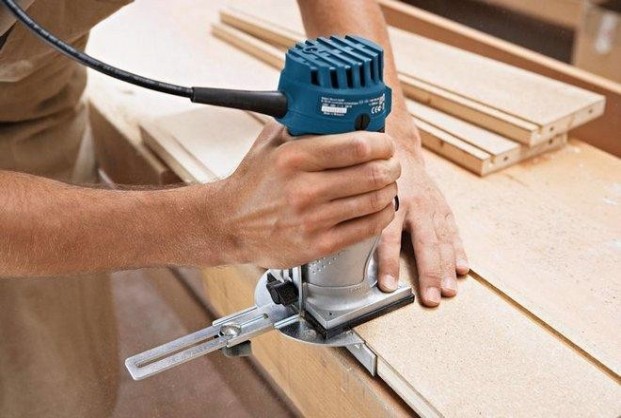 Фрезер сетевой BOSCH GKF 600 [060160A100] Кейс