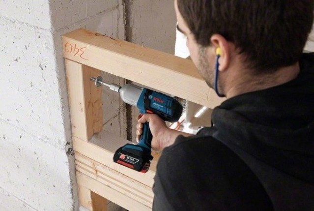 Гайковерт аккумуляторный BOSCH GDS 18 V-LI HT ударный [06019B130A] 2х5,0Ач
