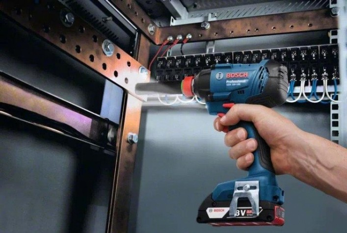 Гайковерт аккумуляторный BOSCH GDX 180 LI ударный [06019G5223] 2х2,0Ач, кейс