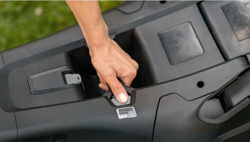 Газонокосилка аккумуляторная BOSCH AdvancedRotak 36-690 [06008B9608]