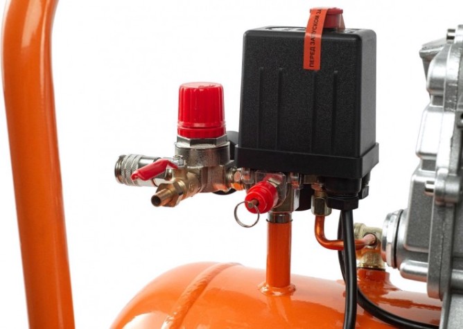 Компрессор поршневой ВИХРЬ КМП-50/300АМ [74/3/12]