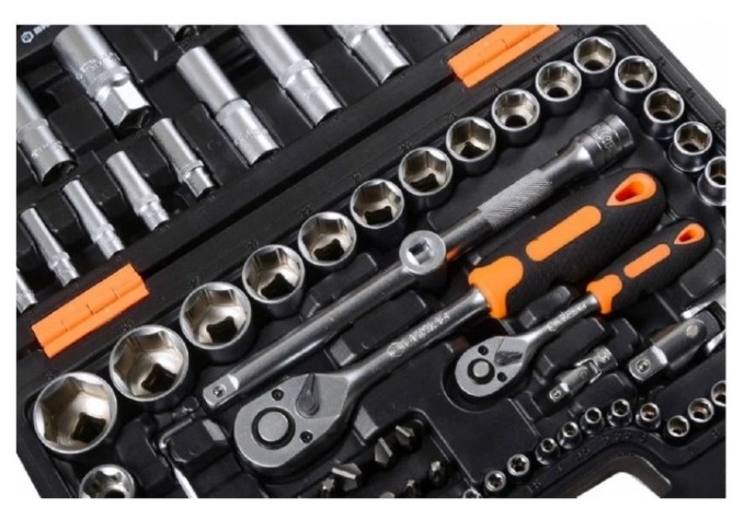 Набор инструментов ВИХРЬ 1/2", 1/4", crv, в кейсе 108 предм [73/6/7/8]