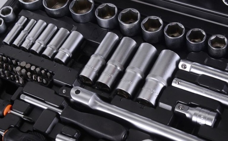 Набор инструментов ВИХРЬ 1/2", 1/4", crv, в кейсе 151 предм [73/6/7/9]