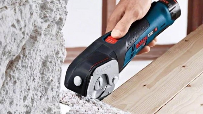 Ножницы аккумуляторные BOSCH GUS 10,8 V-LI/ 12V-300 универсальные [06019B2904] 2х2,0Ач, кейс L-Boxx