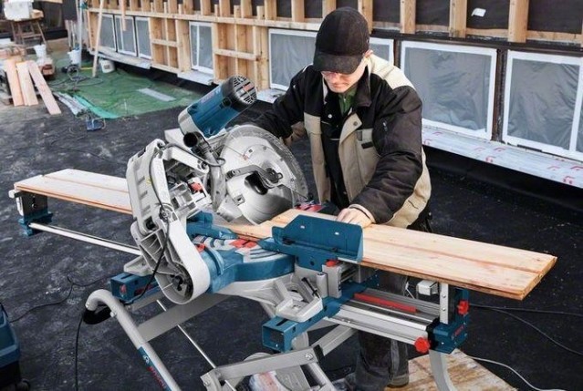 Пила торцовочная сетевая BOSCH GCM 12 GDL [0601B23600]