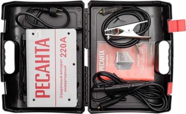 Сварочный инвертор Ресанта САИ 220 в кейсе [65/22]