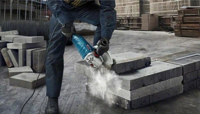 Угловая шлифмашина сетевая BOSCH GWS 24-180 [06018C2000]