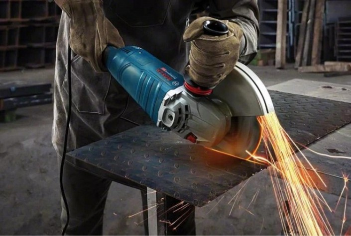 Угловая шлифмашина сетевая BOSCH GWS 24-180 [06018C2000]