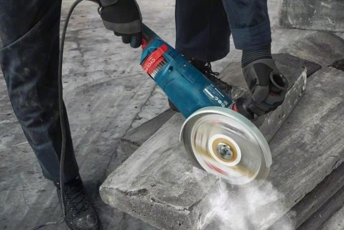 Угловая шлифмашина сетевая BOSCH GWS 24-230 JZ [06018C3300]