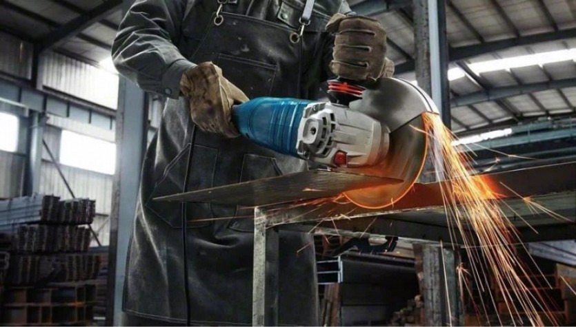 Угловая шлифмашина сетевая BOSCH GWS 24-230 P [06018C3100]
