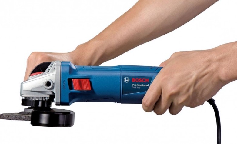 Угловая шлифмашина сетевая BOSCH GWS 700 [06013A30R0]