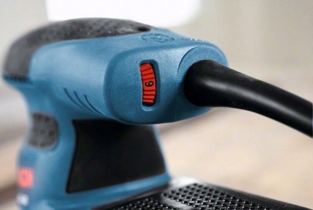 Виброшлифмашина BOSCH GEX 125-1 AE K эксцентриковая [0601387501] Кейс